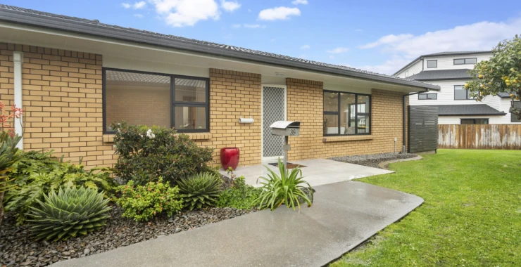 pakuranga-park-village-two-bed-villa-with-carport-900000-29355