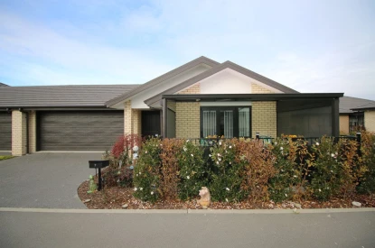 woodcroft-estate-2-bedroom-double-garage-villa-26354