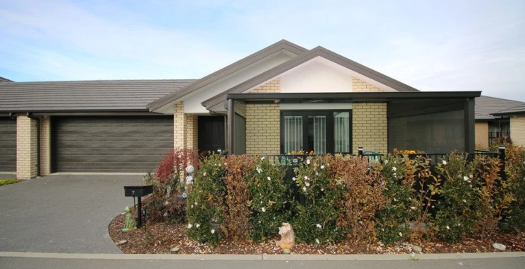 woodcroft-estate-2-bedroom-double-garage-villa-26354