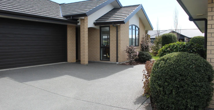 woodcroft-estate-3-bedroom-double-garage-with-storage-27773